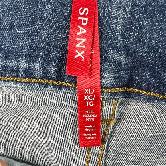 Spanx Jean Women 33x23* Cropped Wide Leg Patch Pockets Blue Stretch Denim Tag XL - Picture 7 of 16